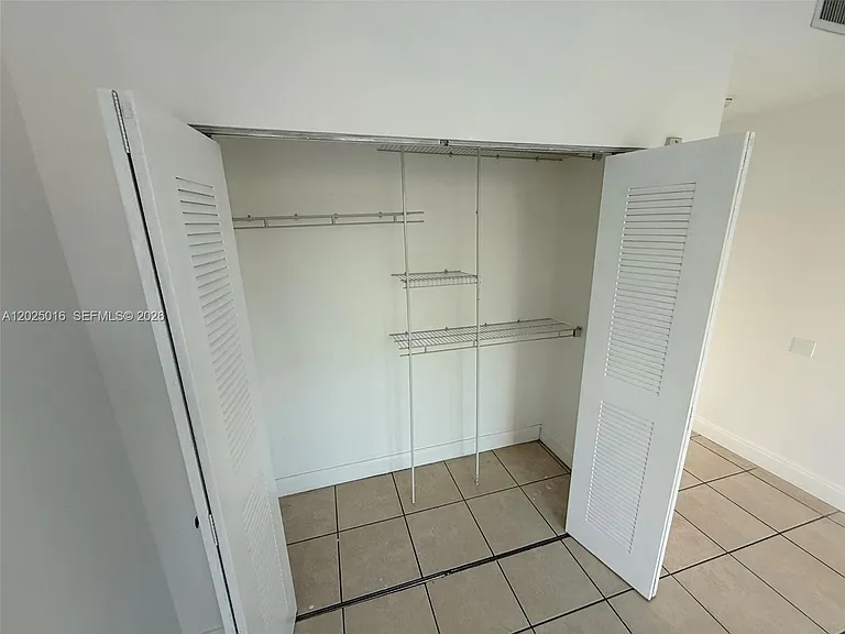 400 SW 2nd St #201 — Photo 8