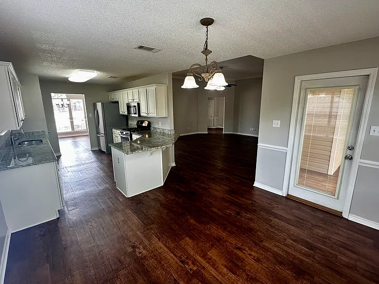 27078 Stratford Glen Dr — Photo 4