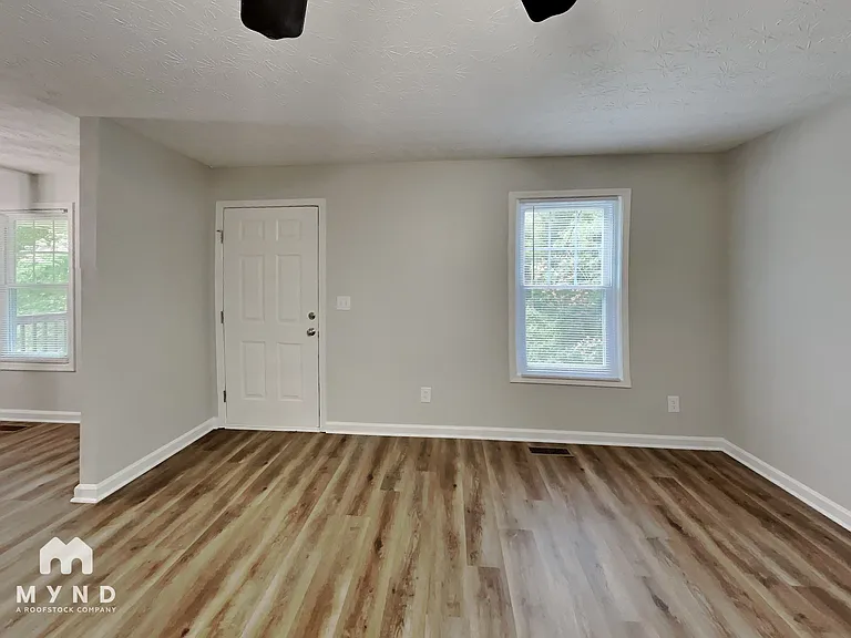 316 Eleanor Dr — Photo 7