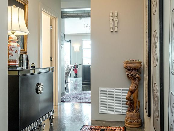 400 E Main St 201-06