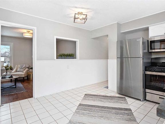 5th image of 3410 Saint Martin Ln