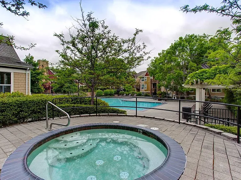 Commons at Verandas in Tanasbourne Apartments — Photo 46