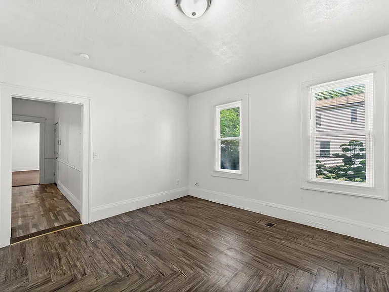 8302 Sowinski Ave — Photo 14