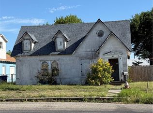525 W George St, Sinton, TX 78387