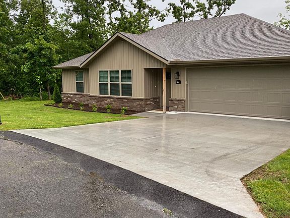 2nd image of 22 Stoneykirk Cir