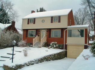 718 Hawthorne Dr, Pittsburgh, PA