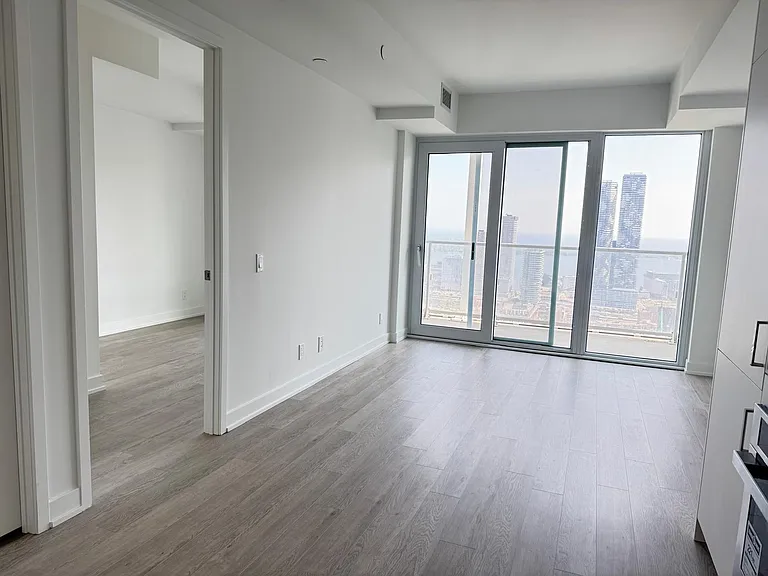 89 Queen St E #4296 — Photo 7