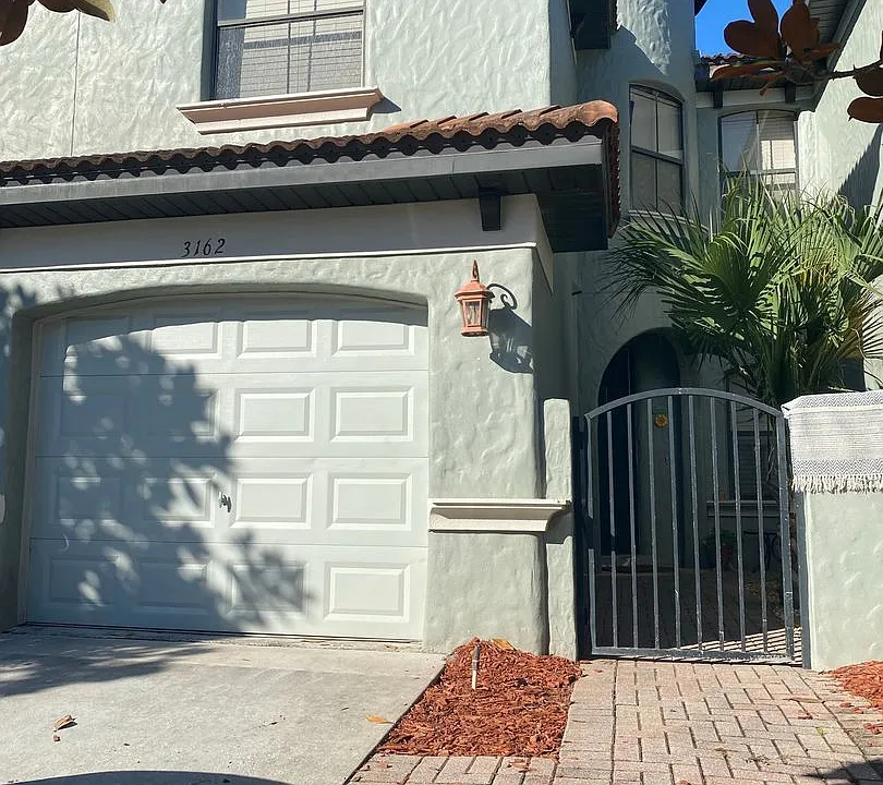 3162 Via Palma Ln