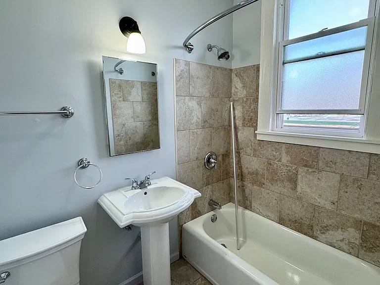 3218 W Catalpa Ave #2 — Photo 18