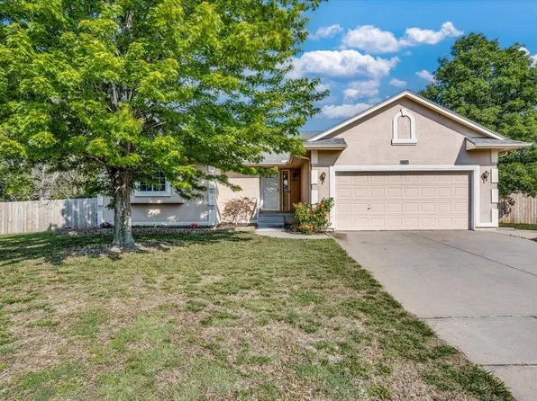 2734 N Meadow Oaks Ct, Wichita, KS 67220