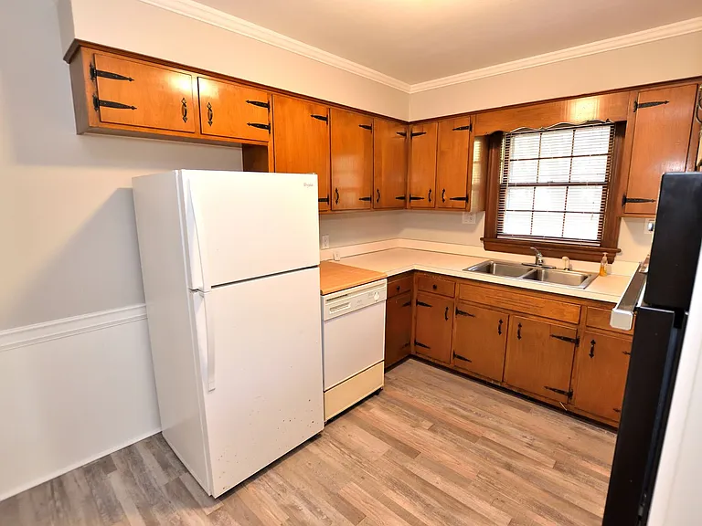 708 Cedarbrook Dr — Photo 6