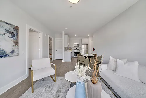 491 Walker St #3F Photo 1