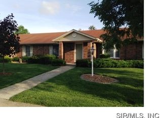 1319 Normandy Dr, Godfrey, IL