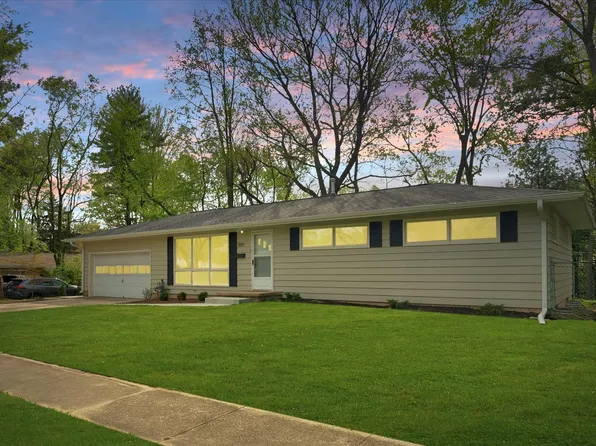 2011 Cureton Dr, Urbana, IL 61801