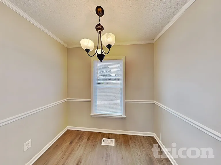 216 Netherland Dr — Photo 5
