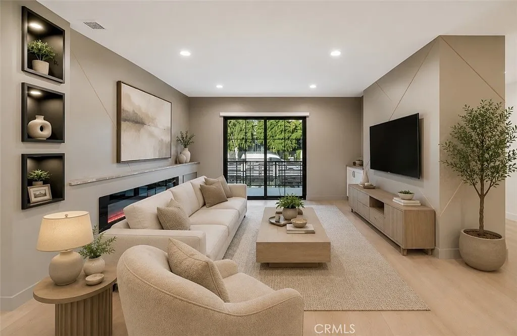 3 bed, 1200 sqft, $5,290 — Photo 1