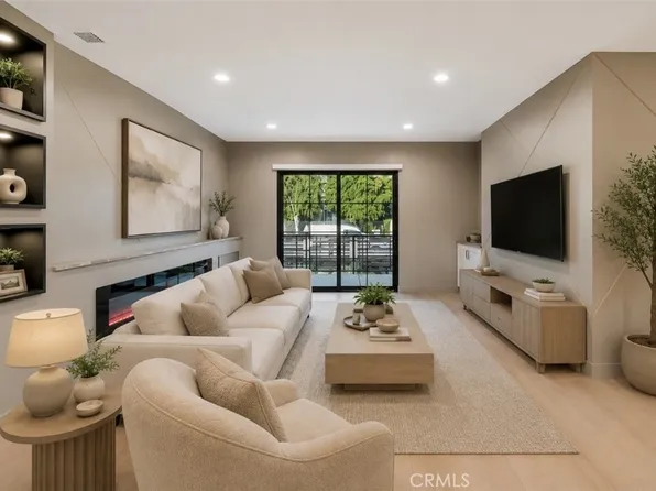 7401 Dempsey Ave, Van Nuys, CA 91406