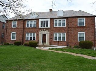 7717 Gannon Ave APT 2E, University City, MO 63130
