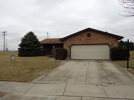 1st image of 920 W Bonnie Ln