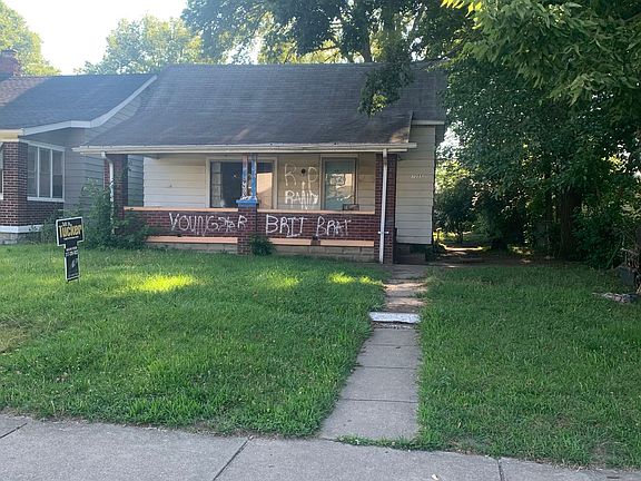2nd image of 1055 S Sheffield Ave