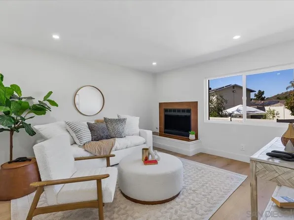 1572 Stone Edge Cir, El Cajon, CA 92021