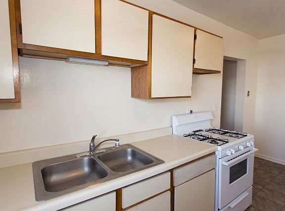 4th image of 5742 N Winthrop Ave Unit 803