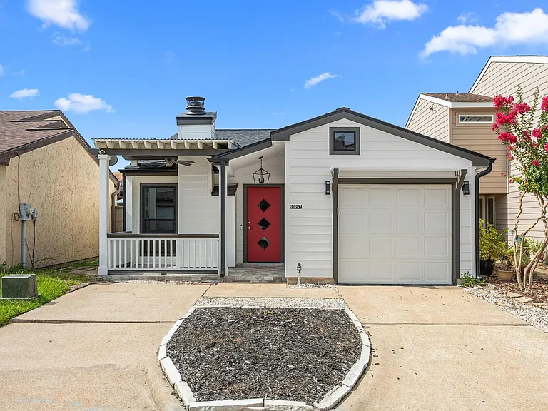 10257 Bridgeland Ln — Photo 1
