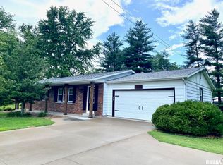 1309 E Stotlar St, Herrin, IL 62948