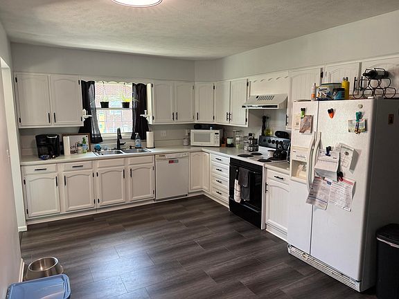 5th image of 1012 Canterbury Dr