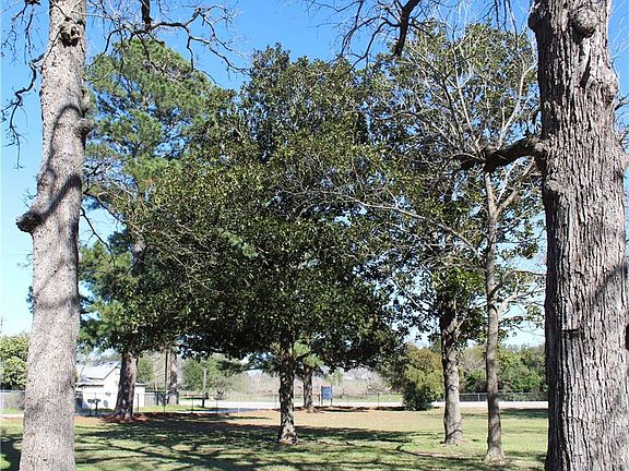 4th image of 1017 W County Road 415