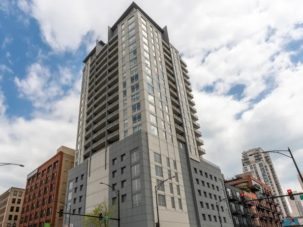 330 W Grand Ave APT 2002, Chicago, IL 60654