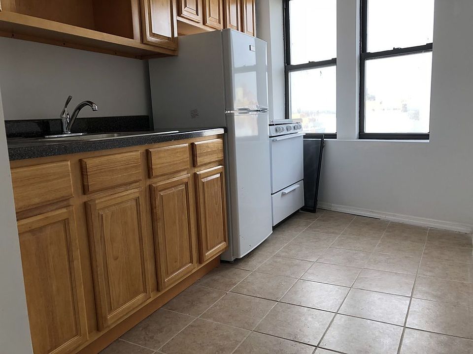1st image of 7006 Woodside Ave APT 4A