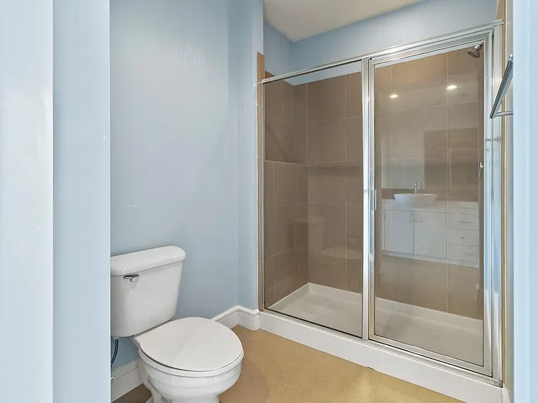 333 W Trade St #1401 — Photo 18