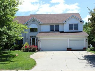 909 Stevens Creek Cir, Forsyth, IL