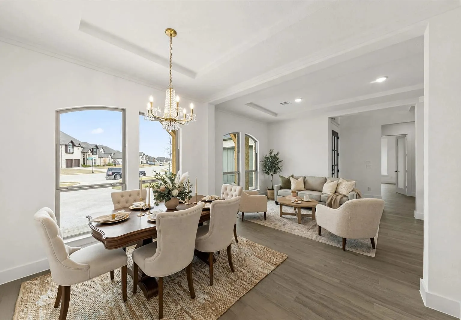 6 bed, 4311 sqft, $5,200 — Photo 3