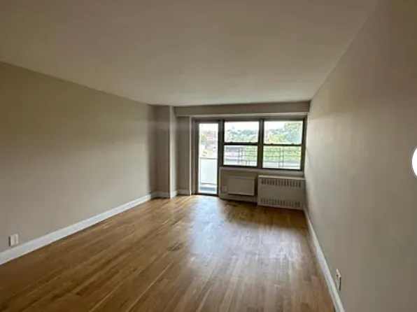 (undisclosed Address), Yonkers, NY 10701
