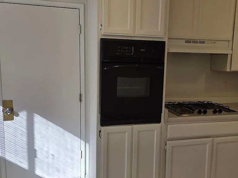 1514 Hayden Ave — Photo 7