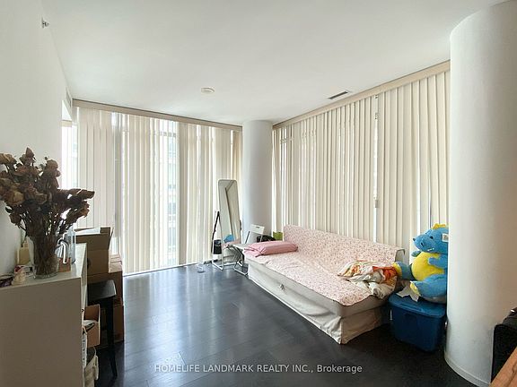 5th image of 75 Saint Nicholas St #608