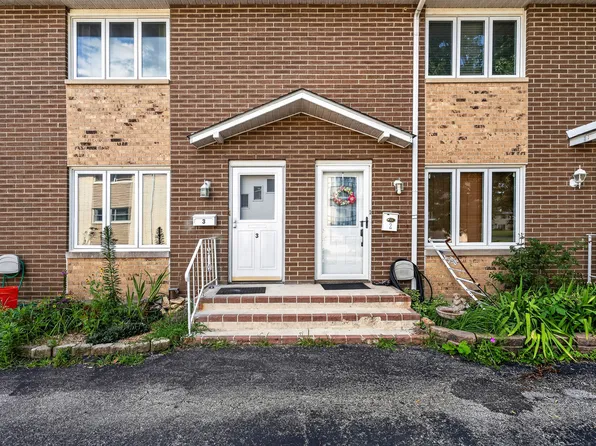 613 E 3rd St APT 3, Lockport, IL 60441