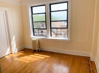 10233 91st Ave, Richmond Hill, NY 11418