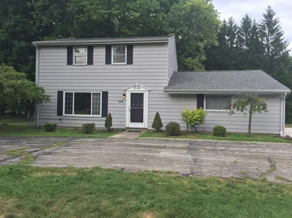 8801 Olde Eight Rd, Northfield, OH 44067