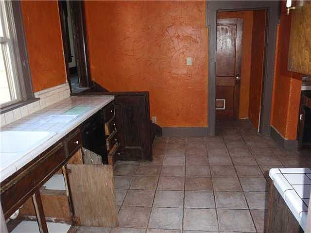 2nd image of 1215 N Klein Ave