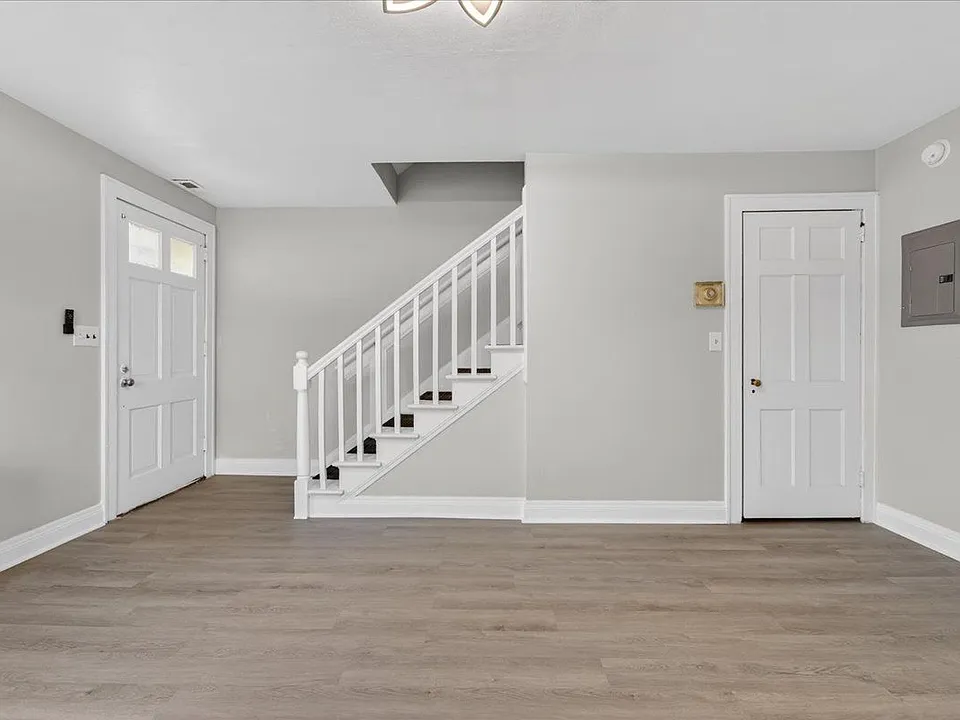 Livingroom stairs to bedrooms