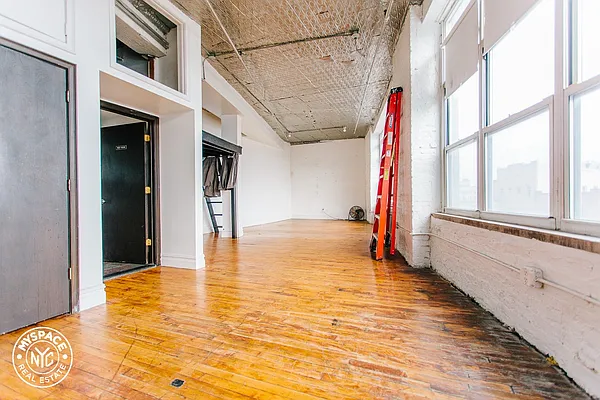 Rented by MySpaceNYC | media 26