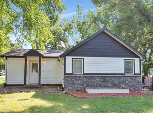 1041 68th St, Windsor Heights, IA 50324