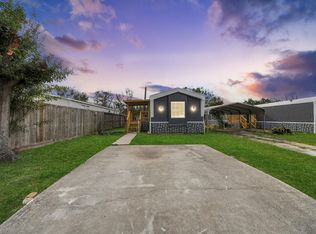 145 W Austin Ave, Pasadena, TX 77502