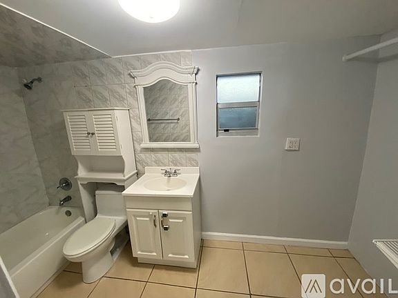 5th image of 220 Northwest Blvd #220