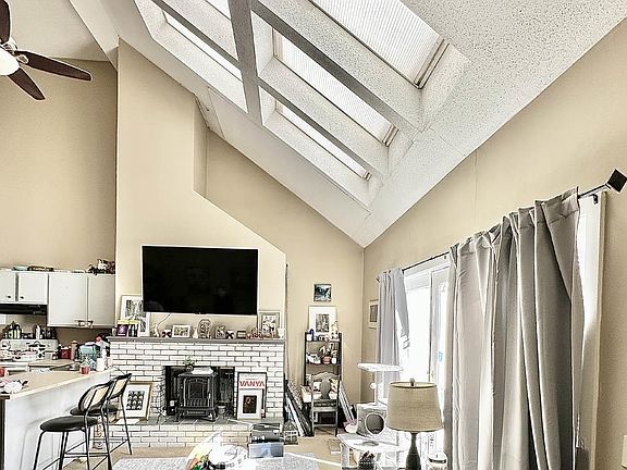 5th image of 43 Tenney Brook Road #5