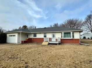 14 W Main St, Adams, MN 55909