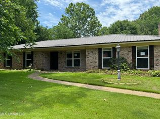 323 Bruin Ave, Pearl, MS 39208
